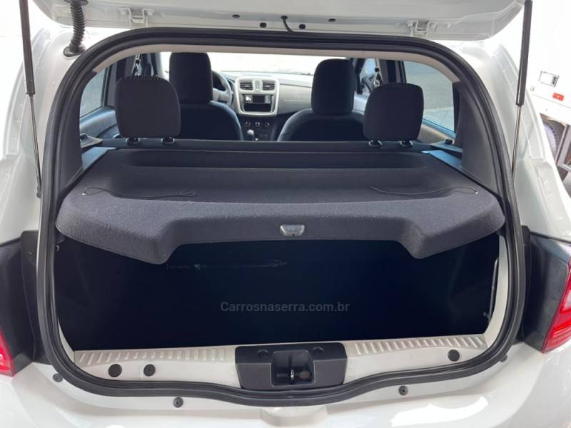 RENAULT - SANDERO - 2017/2017 - Branca - R$ 40.900,00