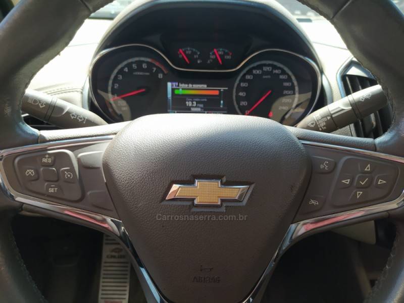 CHEVROLET - CRUZE - 2016/2017 - Preta - R$ 79.800,00