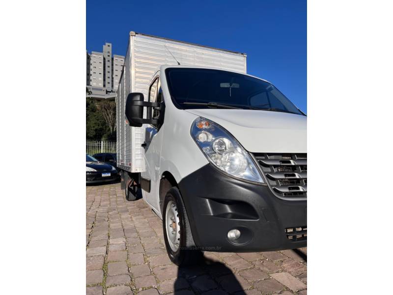 RENAULT - MASTER - 2018/2019 - Branca - R$ 144.900,00