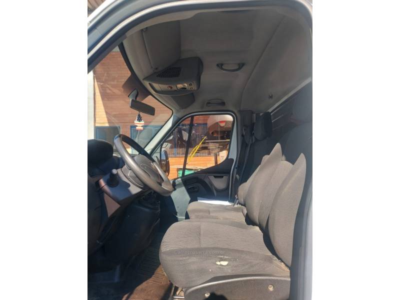 RENAULT - MASTER - 2018/2019 - Branca - R$ 144.900,00