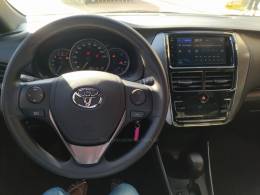 TOYOTA - YARIS - 2022/2023 - Prata - R$ 92.900,00