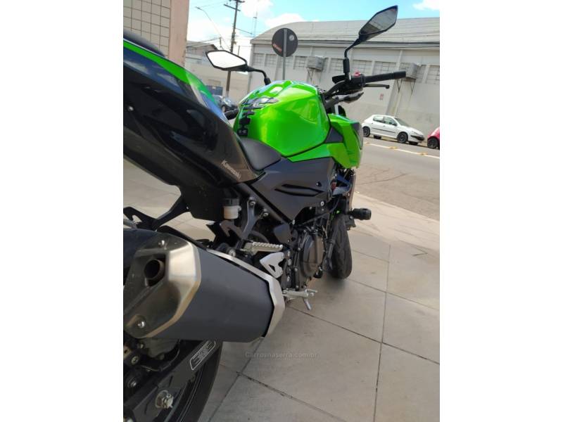 KAWASAKI - Z400 - 2023/2023 - Verde - R$ 28.500,00