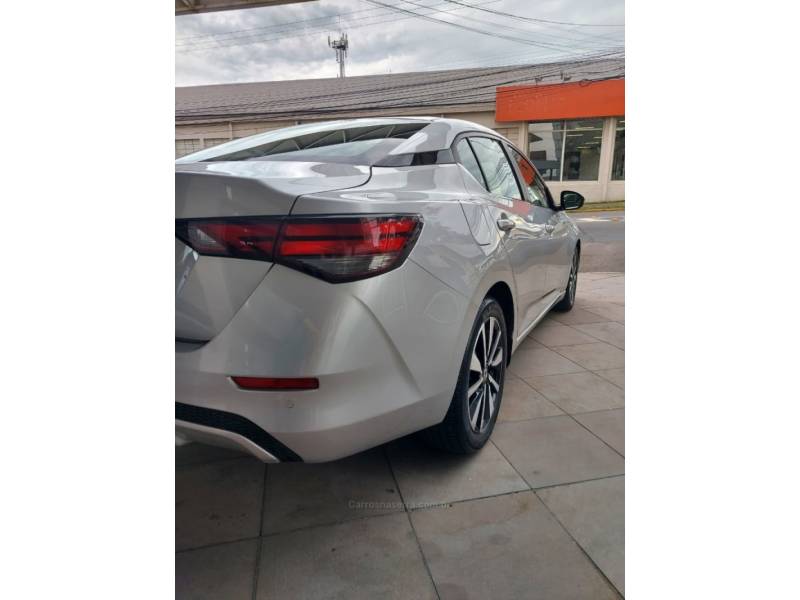 NISSAN - SENTRA - 2023/2023 - Prata - R$ 128.900,00