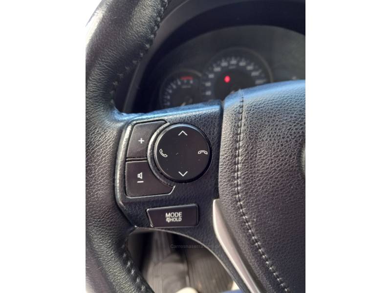 TOYOTA - COROLLA - 2017/2018 - Prata - R$ 87.900,00