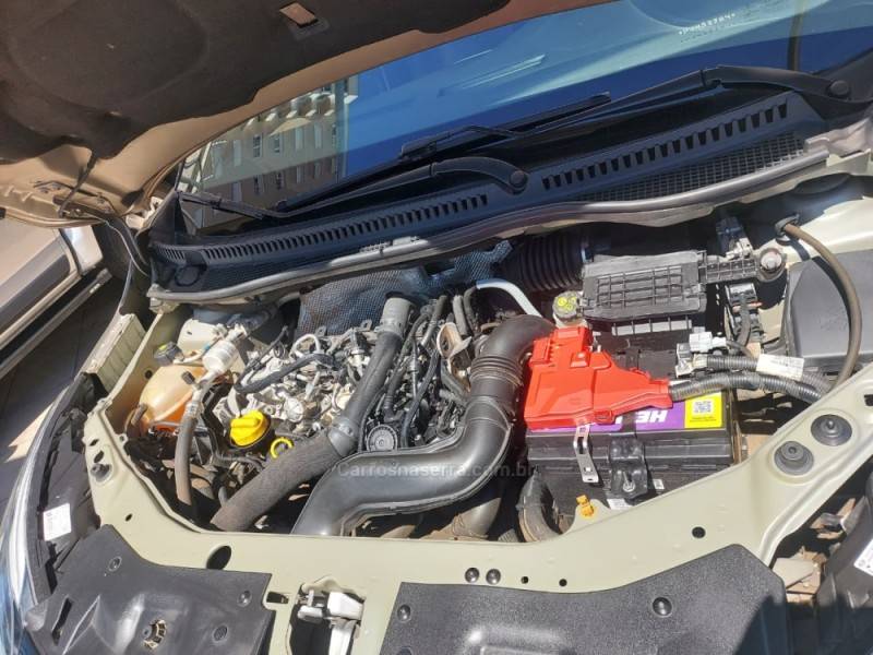 RENAULT - CAPTUR - 2022/2023 - Bege - R$ 97.900,00