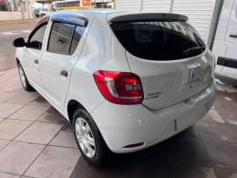 RENAULT - SANDERO - 2017/2017 - Branca - R$ 38.900,00
