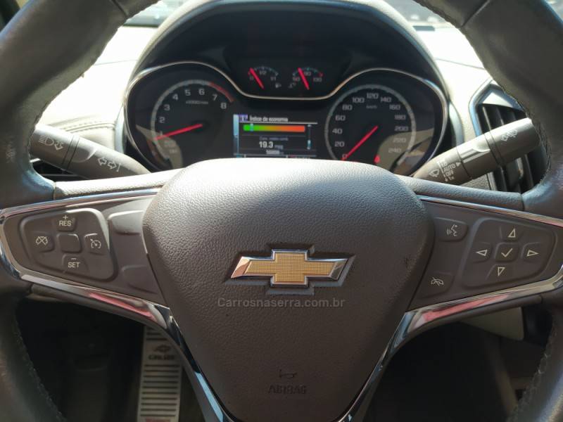CHEVROLET - CRUZE - 2016/2017 - Preta - R$ 79.800,00