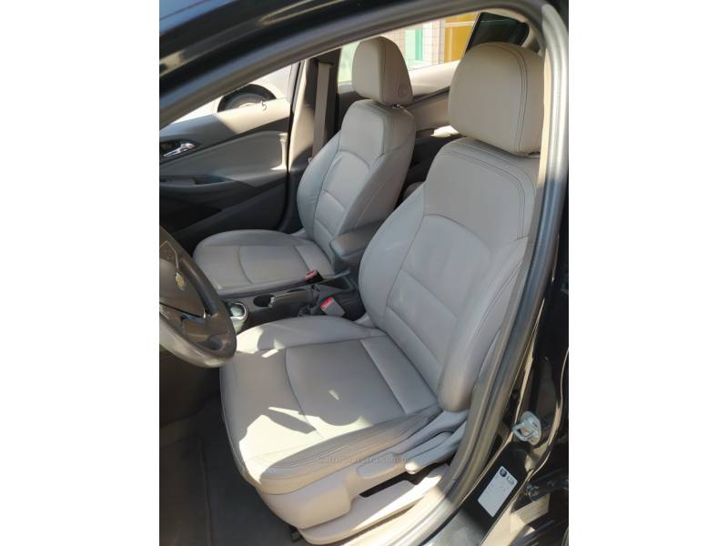 CHEVROLET - CRUZE - 2016/2017 - Preta - R$ 79.800,00