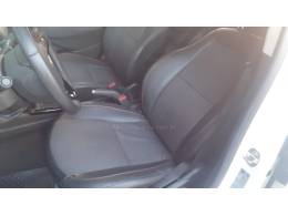 CHEVROLET - ONIX - 2017/2018 - Branca - R$ 68.000,00