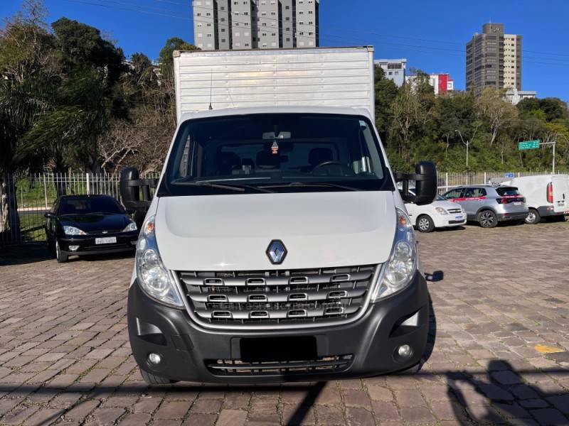RENAULT - MASTER - 2018/2019 - Branca - R$ 144.900,00