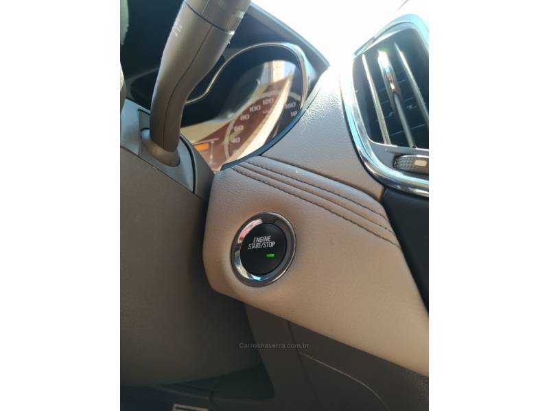 CHEVROLET - CRUZE - 2016/2017 - Preta - R$ 79.800,00