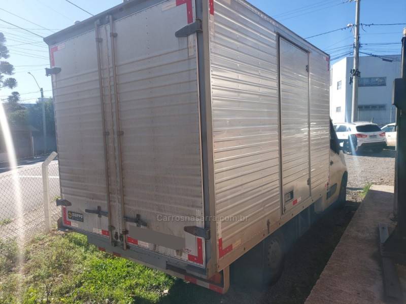 RENAULT - MASTER - 2018/2019 - Branca - R$ 144.900,00