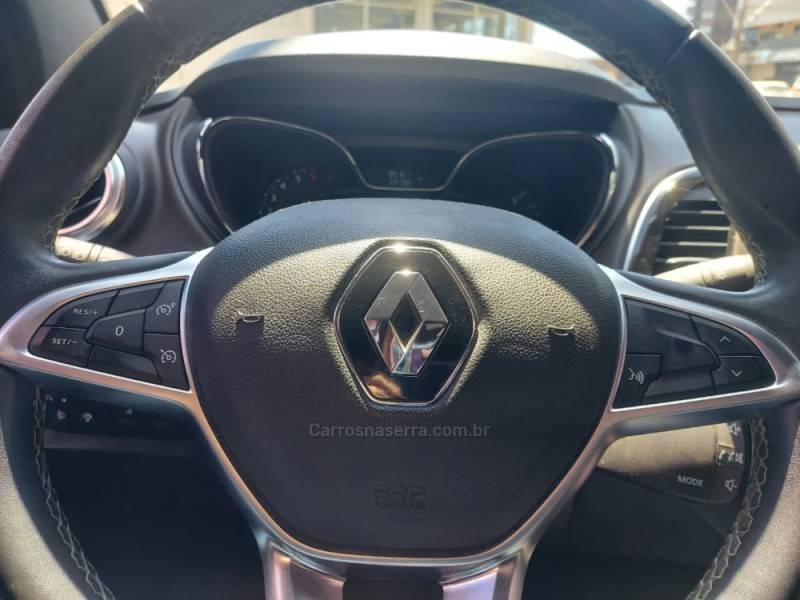 RENAULT - CAPTUR - 2022/2023 - Bege - R$ 97.900,00