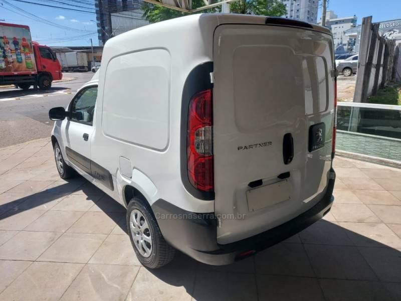 PEUGEOT - PARTNER - 2023/2024 - Branca - R$ 84.500,00