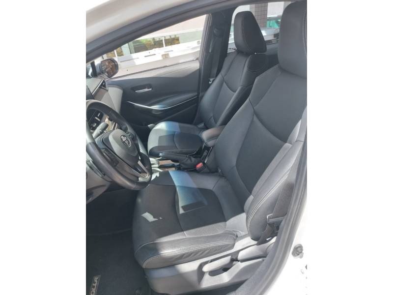 TOYOTA - COROLLA - 2023/2024 - Branca - R$ 147.900,00