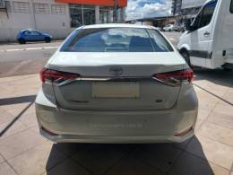 TOYOTA - COROLLA - 2023/2024 - Branca - R$ 147.900,00