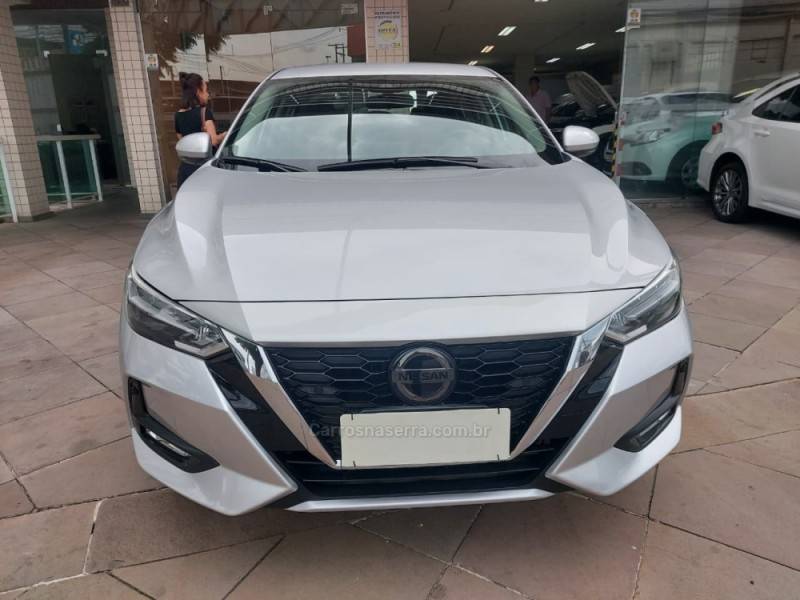 NISSAN - SENTRA - 2023/2023 - Prata - R$ 128.900,00