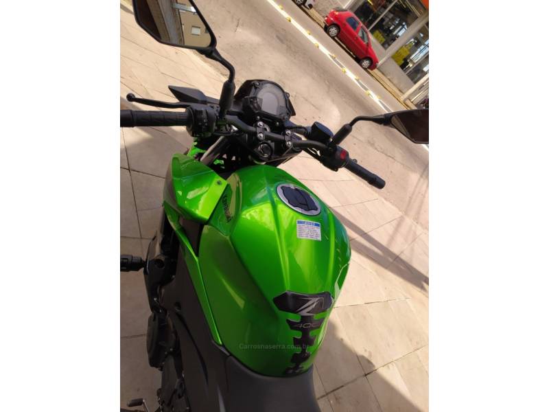 KAWASAKI - Z400 - 2023/2023 - Verde - R$ 28.500,00