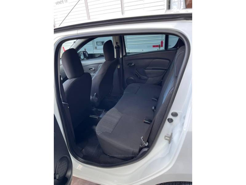 RENAULT - SANDERO - 2017/2017 - Branca - R$ 40.900,00