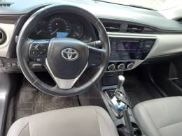 TOYOTA - COROLLA - 2017/2018 - Prata - R$ 87.900,00