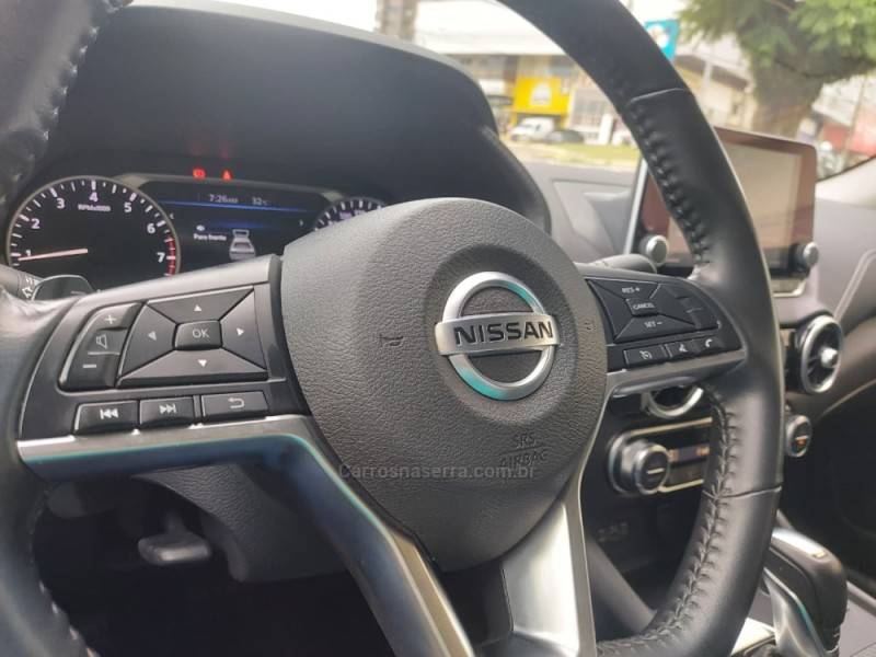 NISSAN - SENTRA - 2023/2023 - Prata - R$ 128.900,00