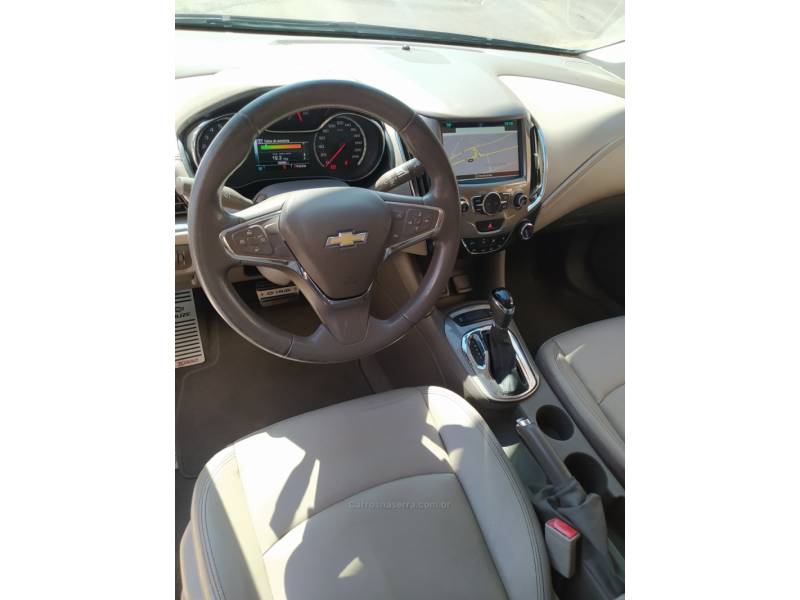 CHEVROLET - CRUZE - 2016/2017 - Preta - R$ 79.800,00