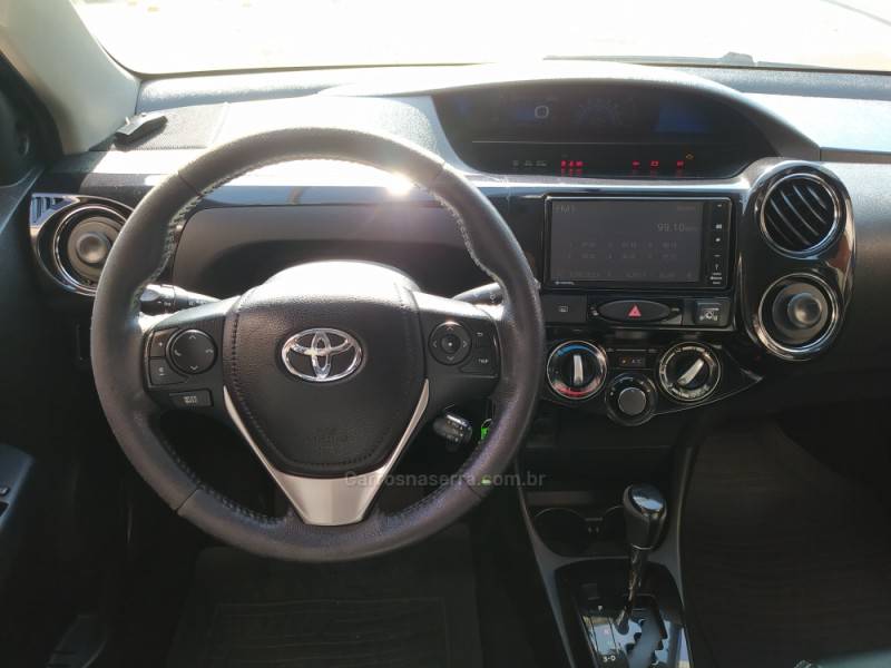 TOYOTA - ETIOS - 2016/2017 - Azul - R$ 58.900,00