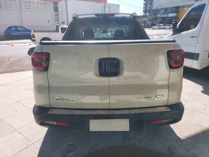 FIAT - TORO - 2023/2023 - Branca - R$ 134.900,00