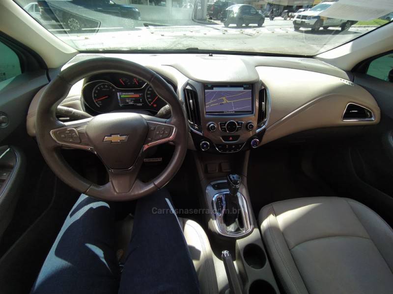 CHEVROLET - CRUZE - 2016/2017 - Preta - R$ 79.800,00