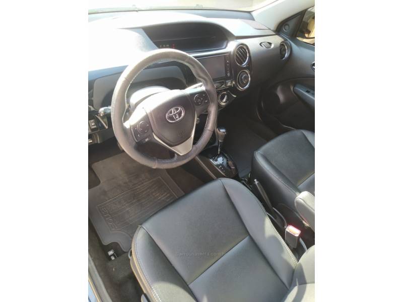 TOYOTA - ETIOS - 2016/2017 - Azul - R$ 51.900,00