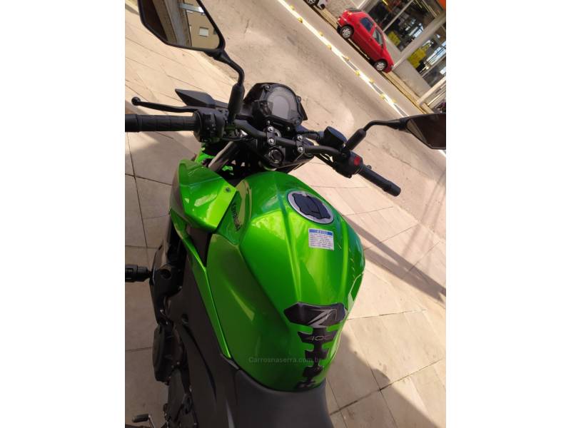 KAWASAKI - Z400 - 2023/2023 - Verde - R$ 31.900,00