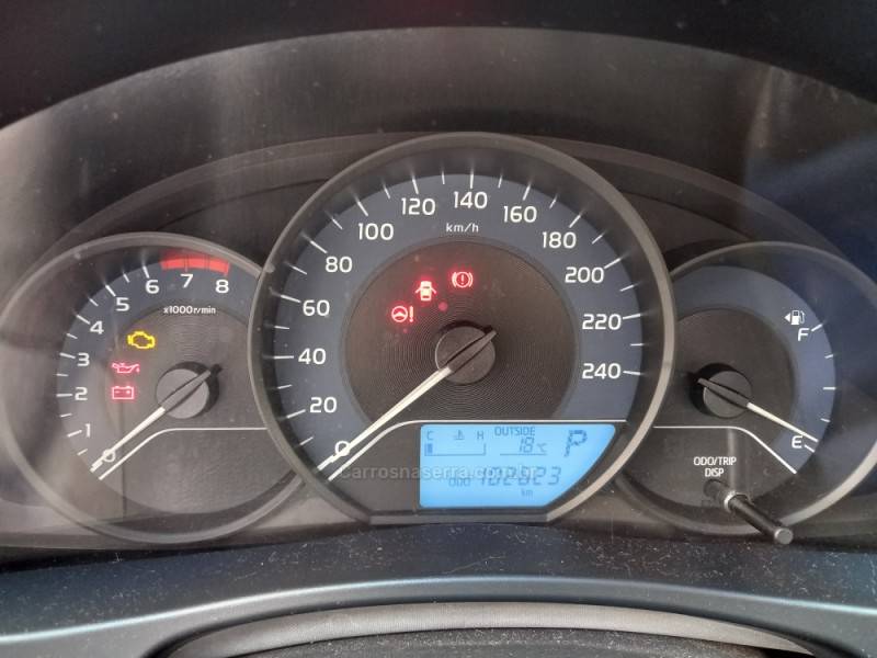 TOYOTA - COROLLA - 2017/2018 - Prata - R$ 87.900,00