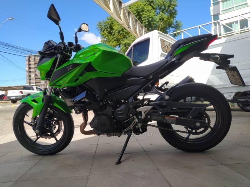 KAWASAKI - Z400 - 2023/2023 - Verde - R$ 31.900,00