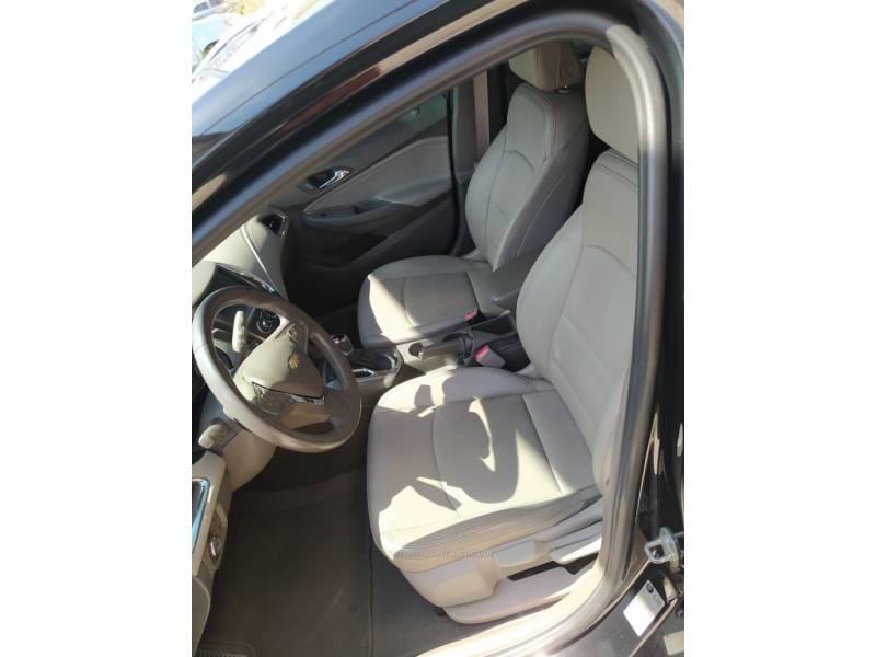 CHEVROLET - CRUZE - 2016/2017 - Preta - R$ 79.800,00