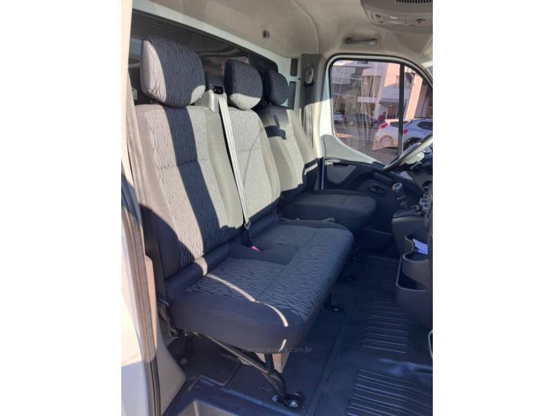 RENAULT - MASTER - 2018/2019 - Branca - R$ 144.900,00