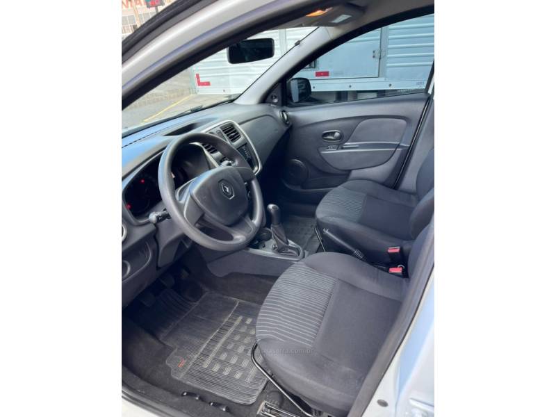 RENAULT - SANDERO - 2017/2017 - Branca - R$ 40.900,00