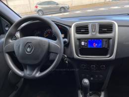 RENAULT - SANDERO - 2017/2017 - Branca - R$ 40.900,00