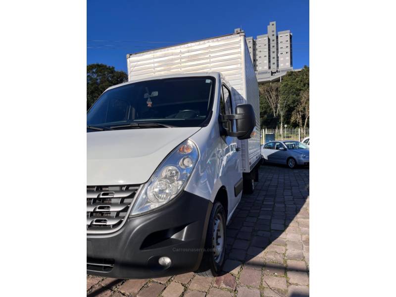 RENAULT - MASTER - 2018/2019 - Branca - R$ 144.900,00
