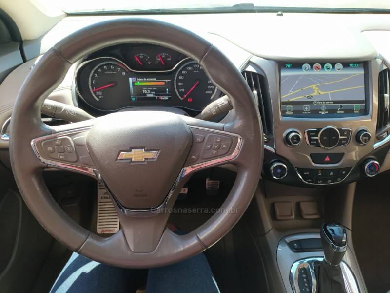 CHEVROLET - CRUZE - 2016/2017 - Preta - R$ 79.800,00