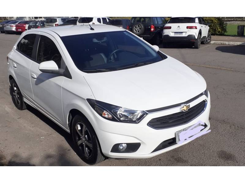 CHEVROLET - ONIX - 2017/2018 - Branca - R$ 68.000,00