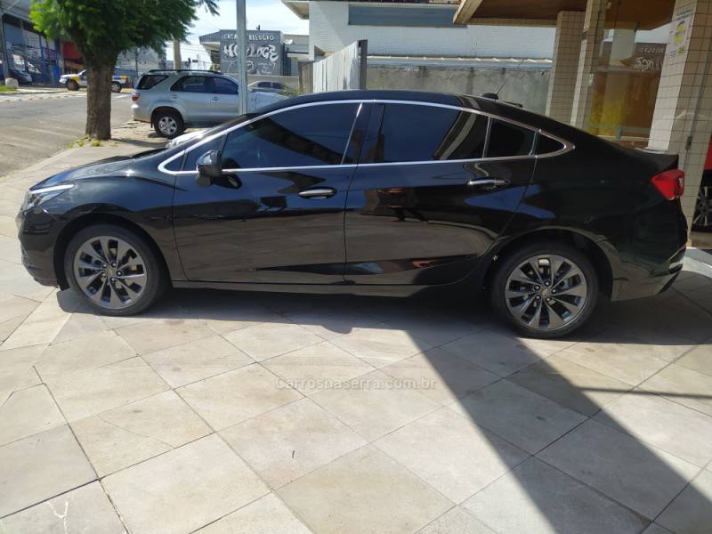 CHEVROLET - CRUZE - 2016/2017 - Preta - R$ 79.800,00