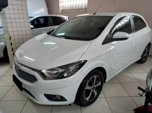 CHEVROLET - ONIX - 2017/2017 - Branca - R$ 60.900,00